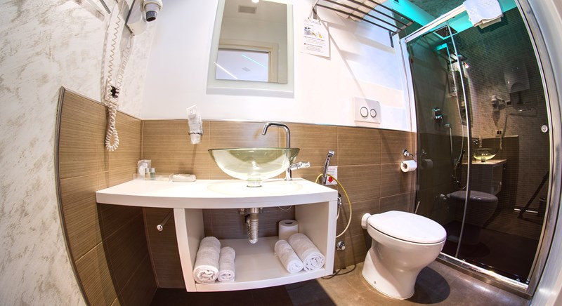 camera doppia bagno.jpg