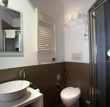 superior room bagno 4.jpg